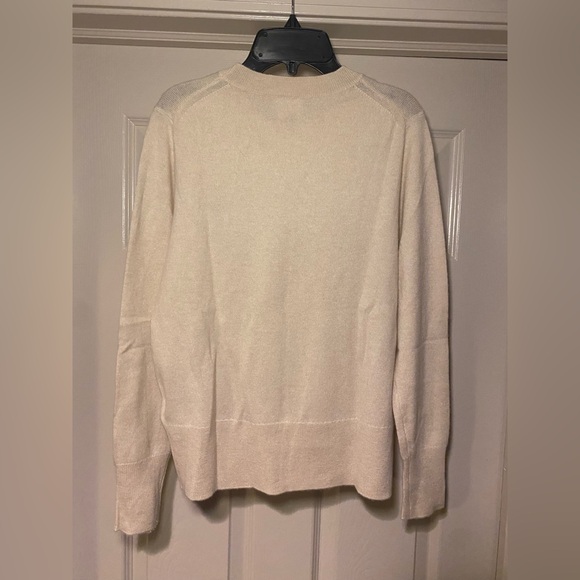 NWOT J Crew Women’s Cashmere Classic Fit Crewneck Sweater Warm Soft - Picture 7 of 7